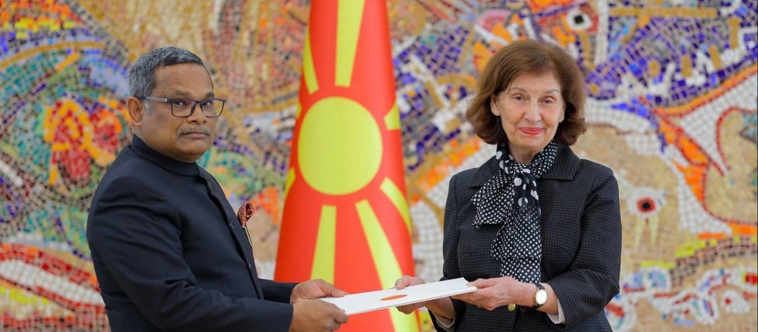 Ambassador Arun Kumar Sahu presenting his Letter of Credentials to the President of Republic of North Macedonia.