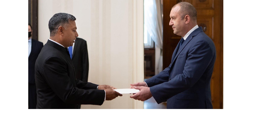 Ambassador Sanjay Rana presenting his Letter of Credentials to H.E. Mr. Rumen Radev, President of the Republic of Bulgaria