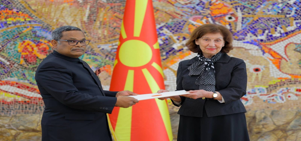 Ambassador Arun Kumar Sahu presenting his Letter of Credentials to the President of Republic of North Macedonia.